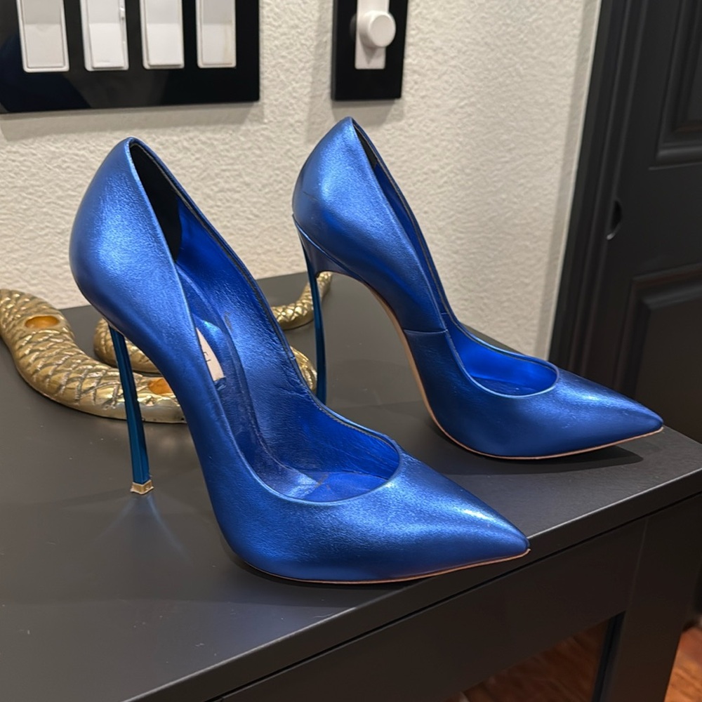 CASADEI METALLIC ROYAL BLUE BLADE HEELS SZ 8.5
